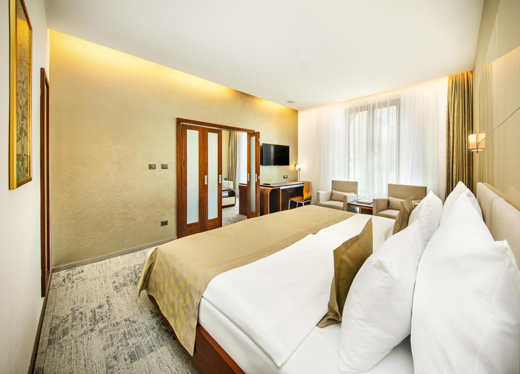 Wellness Hotel Diamant Hluboka nad Vltavou Exterior photo